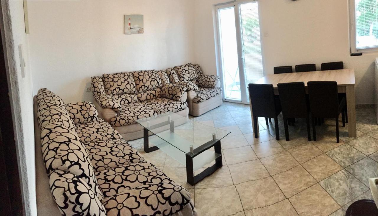 Apartmani Nerko Паг Екстериор снимка