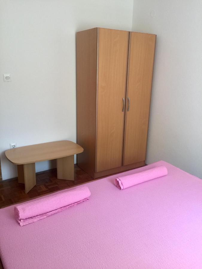 Apartmani Nerko Паг Екстериор снимка