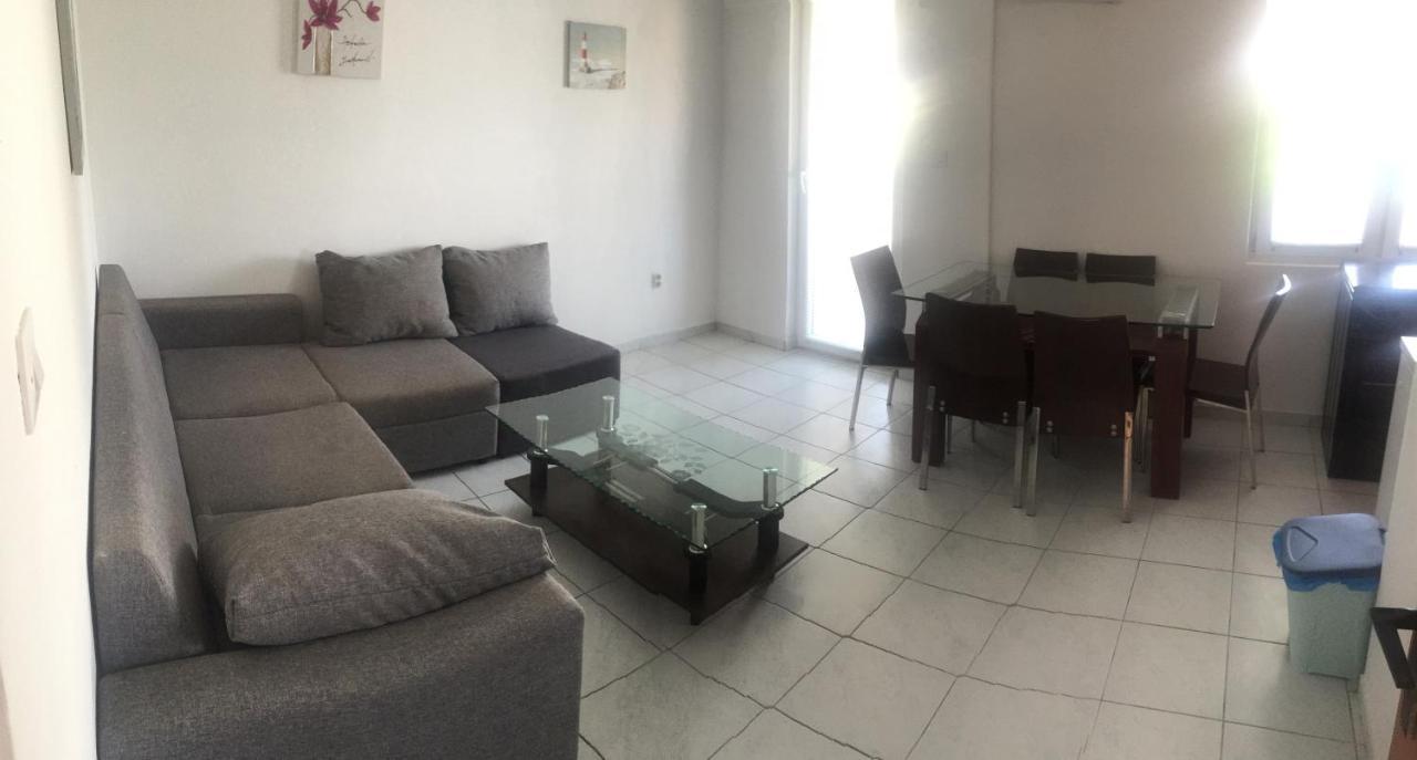 Apartmani Nerko Паг Екстериор снимка