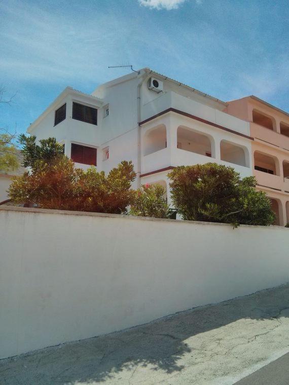 Apartmani Nerko Паг Екстериор снимка
