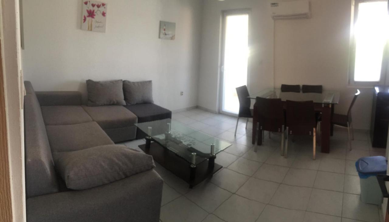 Apartmani Nerko Паг Екстериор снимка