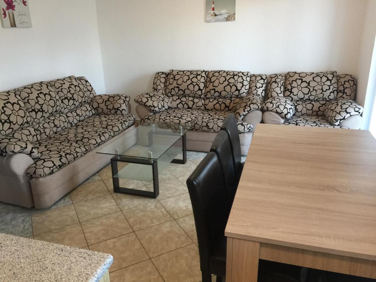 Apartmani Nerko Паг Екстериор снимка