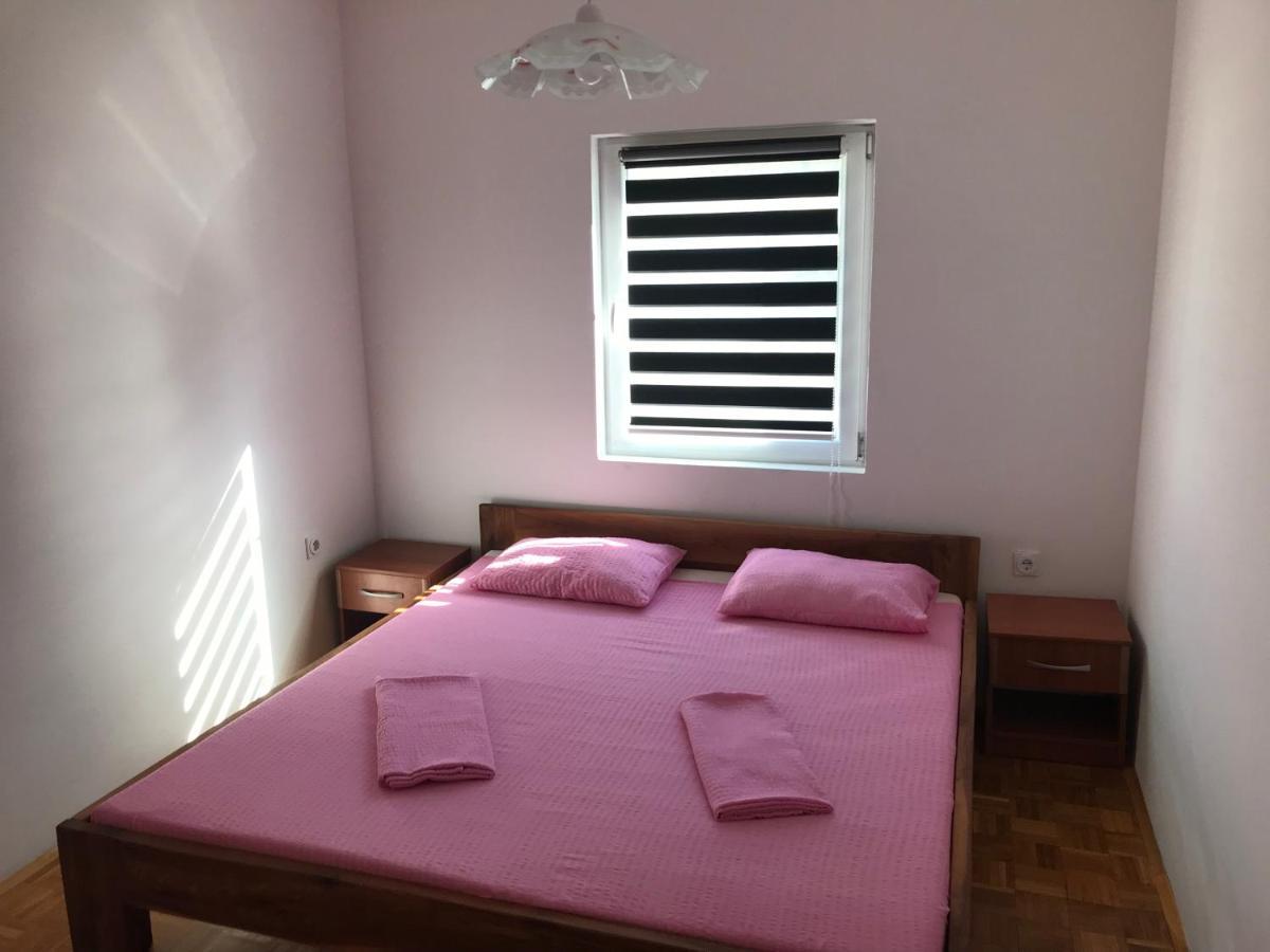 Apartmani Nerko Паг Екстериор снимка