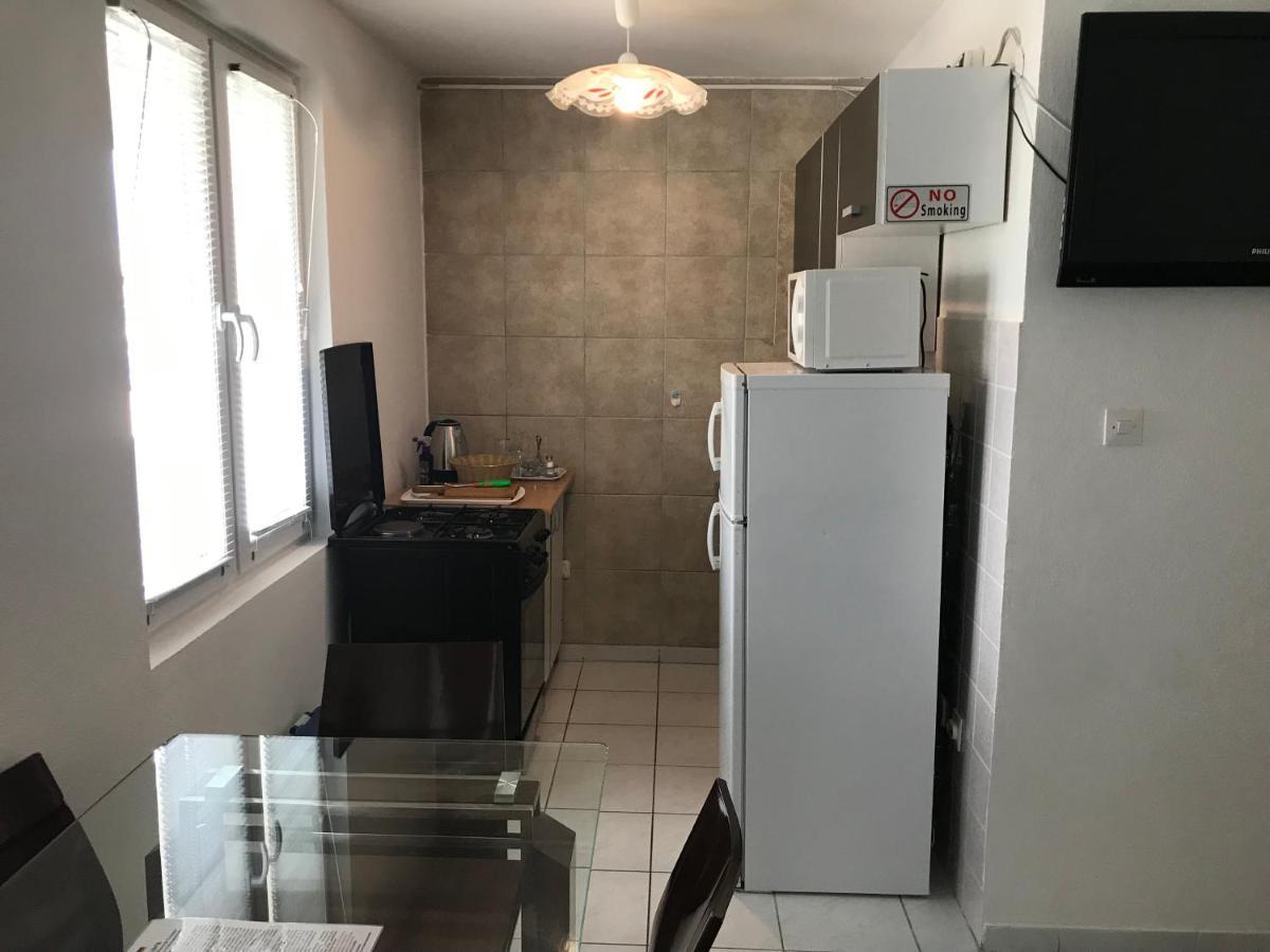Apartmani Nerko Паг Екстериор снимка