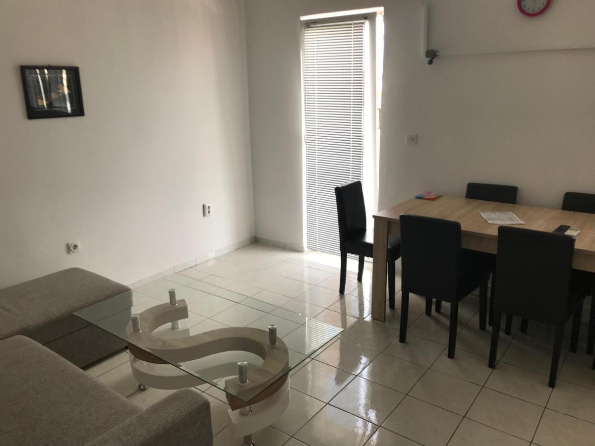 Apartmani Nerko Паг Екстериор снимка