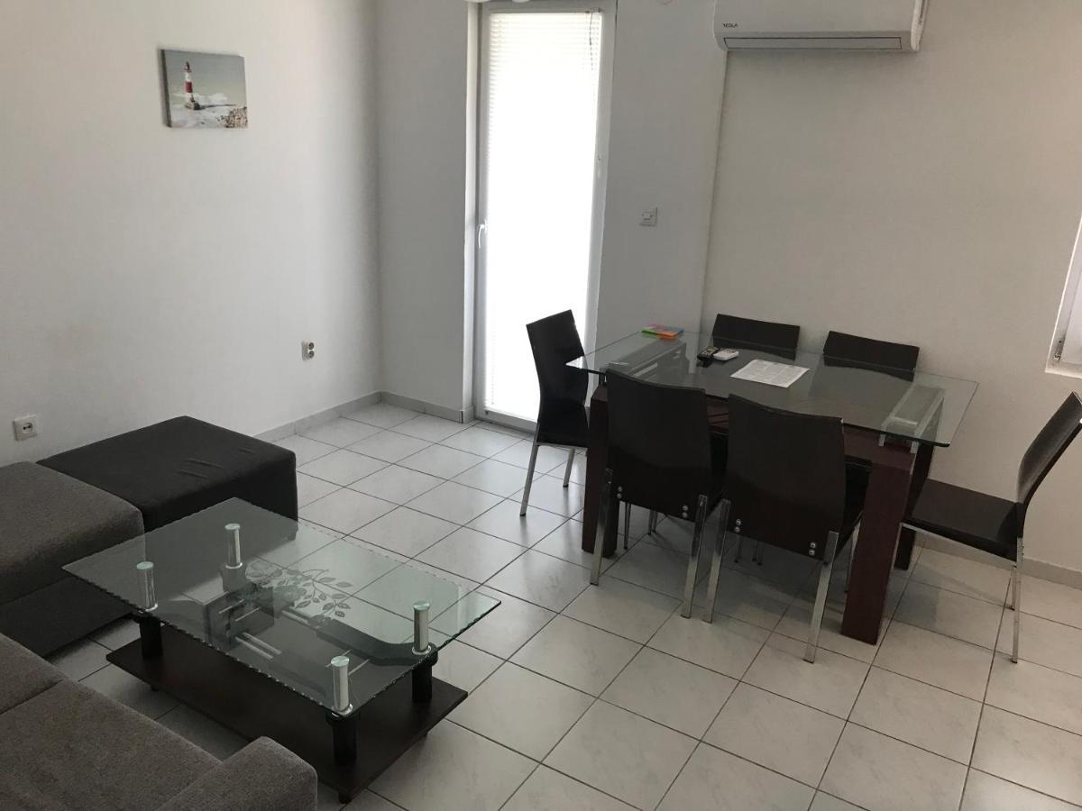 Apartmani Nerko Паг Екстериор снимка